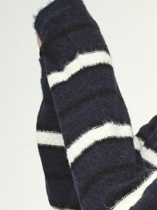   BLUECREAM blushed mohair stripe knit (MT101)