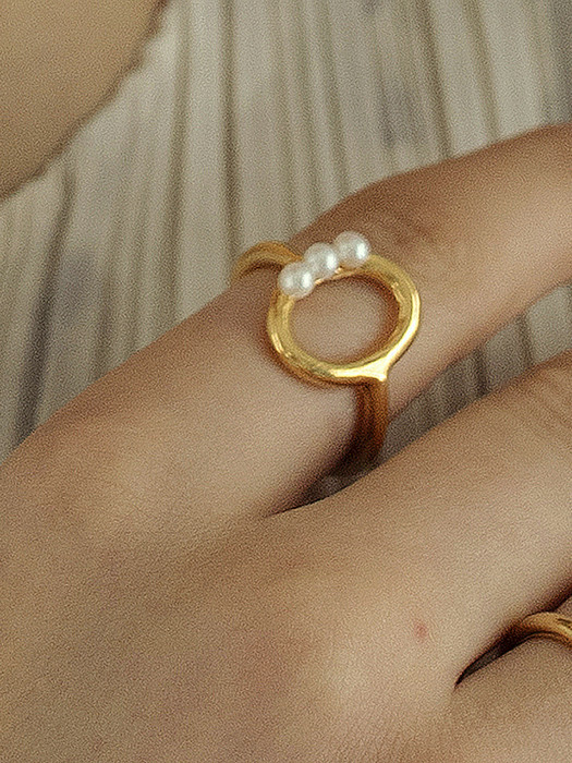 Petit Pearls Ring (gold)