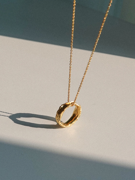 Cracked Gold Ring & Necklace