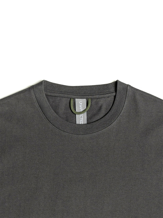 LOGO PATCH T-SHIRT / CHARCOAL