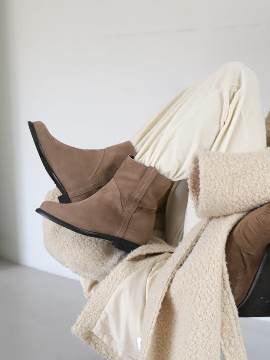 Short ankle boots / beige suede (2cm)