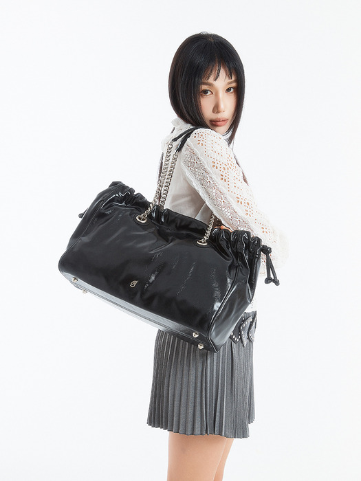 CH. SQUARE TRAWSTRING BAG, BLACK