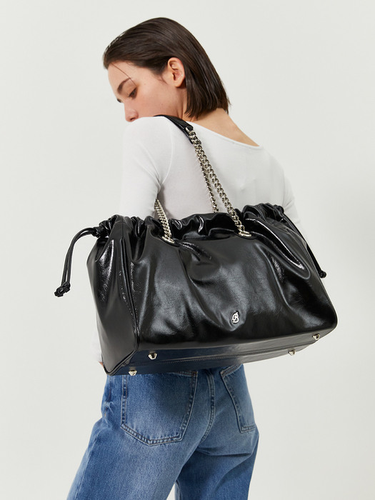 CH. SQUARE TRAWSTRING BAG, BLACK