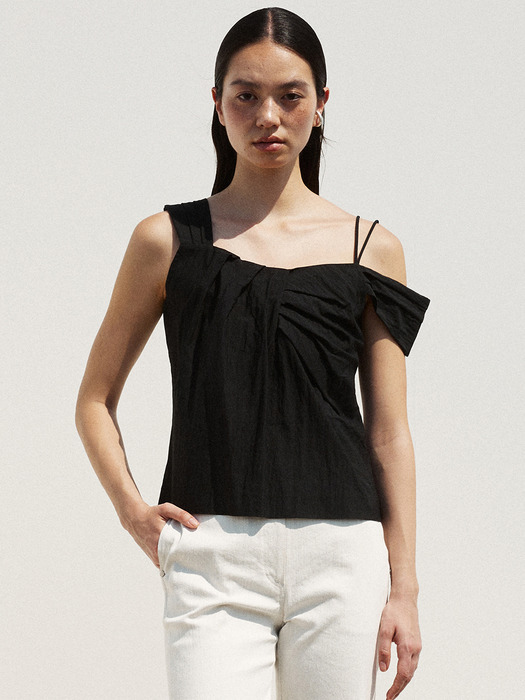 ASYMMETRIC SHOULDER BLOUSE BLACK