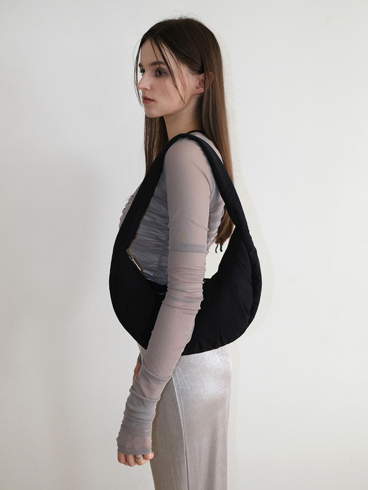 Crescent Shoulder Bag [Black]