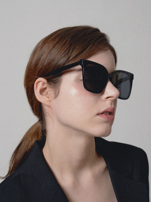 PITY SUNGLASS BLACK