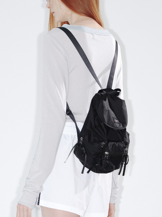 BERRY POCKET BACKPACK - BLACK