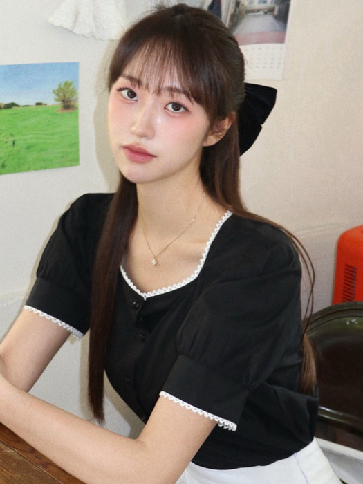페블 레이스 블라우스 블랙 j1451