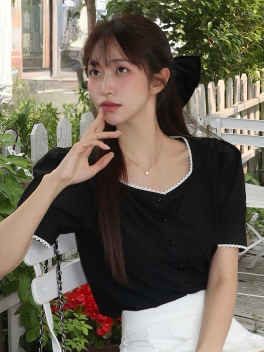 페블 레이스 블라우스 블랙 j1451