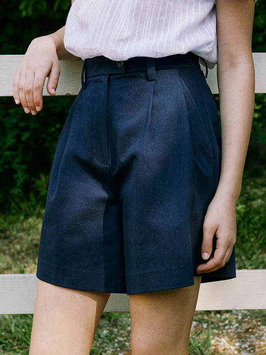 Two-Tuck A-line Shorts - Navy