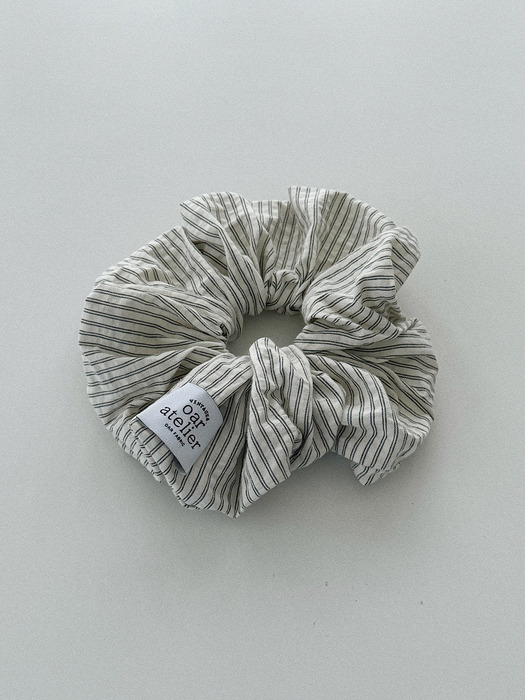 Wide Stripe Shirt Scrunchie [Ivory]