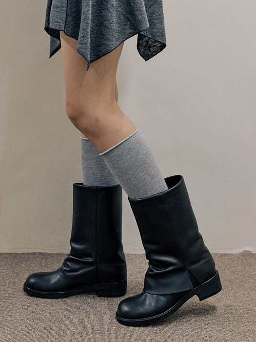 Slit-up Stitched Mid Boots