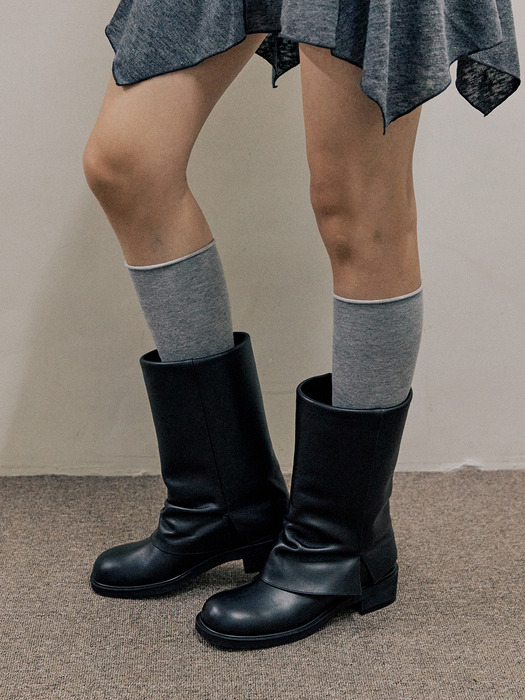 Slit-up Stitched Mid Boots