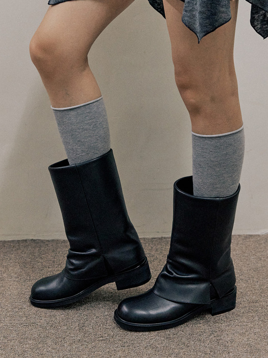 Slit-up Stitched Mid Boots