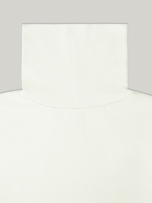 COZY WOOL TURTLENECK T-SHIRT [IVORY]