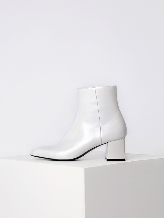 ANGULATE ANKLE BOOTS - WHITE