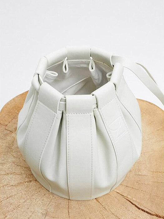 18SS LEATHER DRAWSTRING SMALL BAG - LIGHT MINT