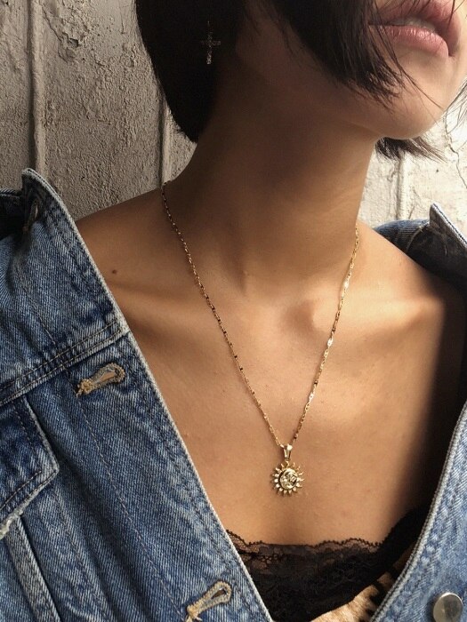 Sun and Moon necklace (Gold)