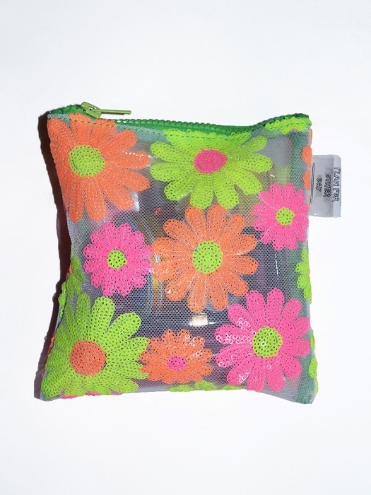 daisy pouch