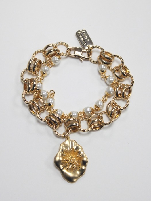 Glam flower pearl bracelet