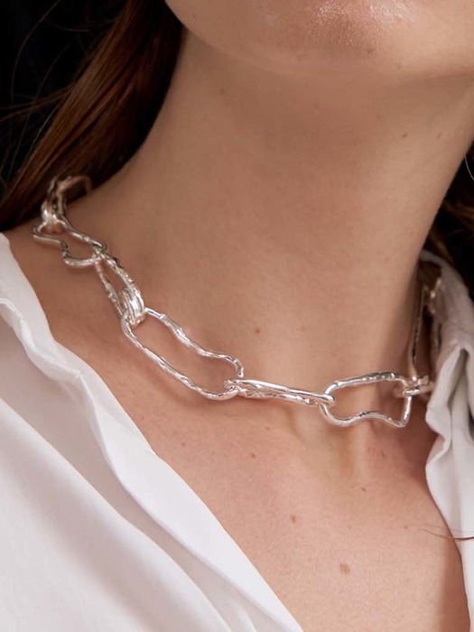 Line choker Necklace