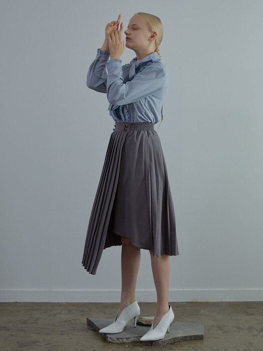 TIANA PLEATS SKIRT - LIGHT GRAY