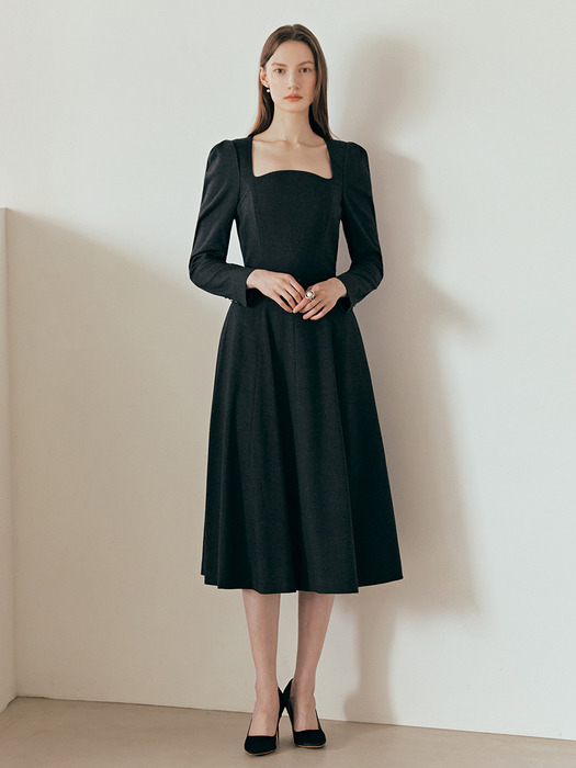 PENELOPE Square neck flared dress (Black)