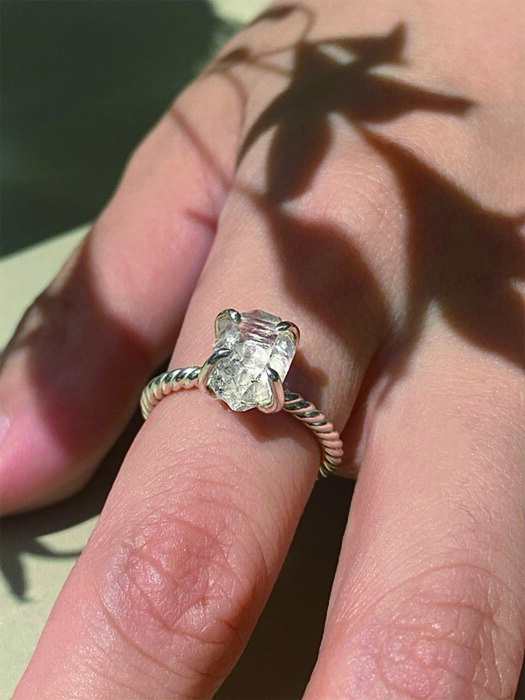 Heklimar diamond ring
