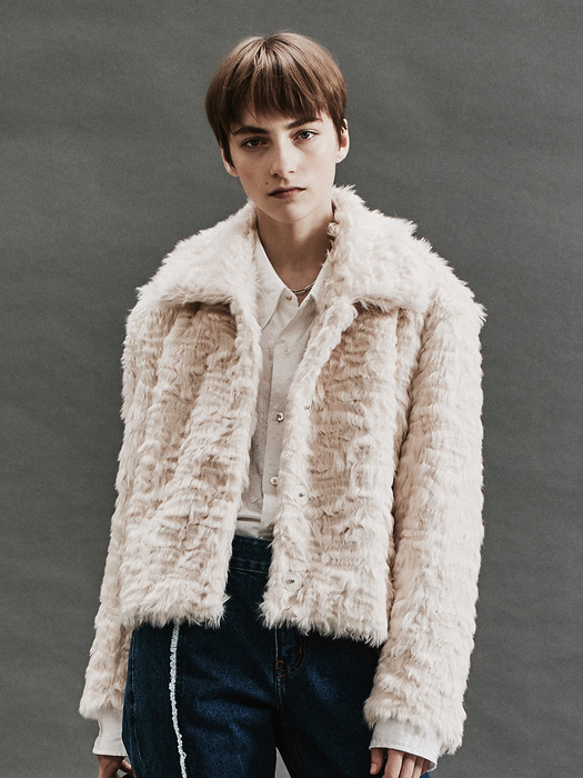 FAUX WAVE CROP FUR JACKET (IVORY)