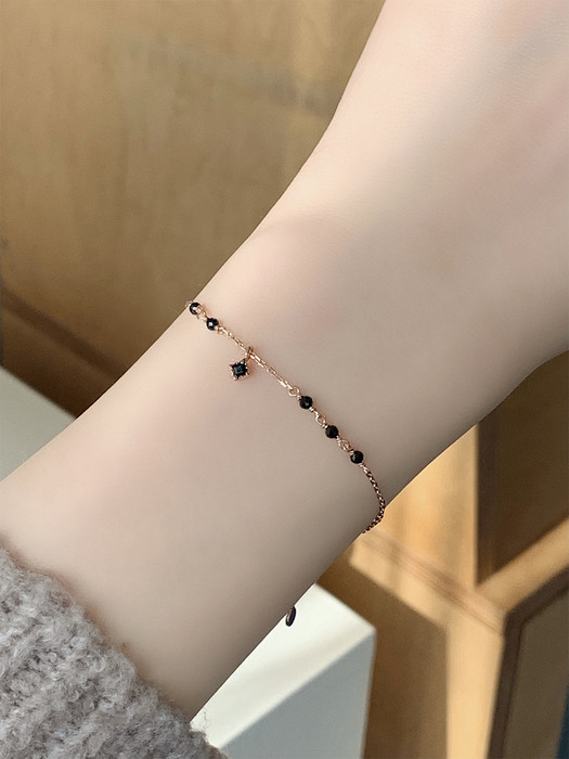 black spinel pendant bracelet