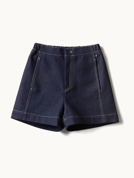 Side seam forward denim shorts