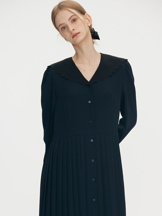 Scallop pleated dress - Navy
