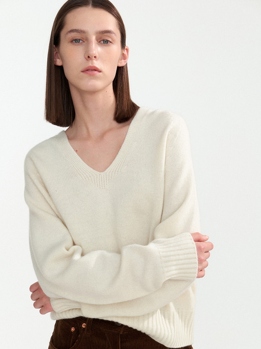 Erin wool v-neck pullover (Ivory)