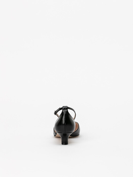 Joffre Side-cut Strap Pumps in Textured Black