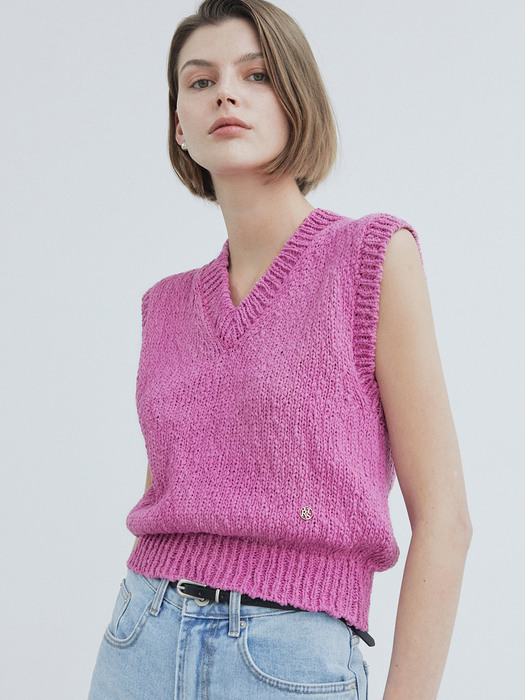 Boucle V-neck Knit Vest / Hot pink