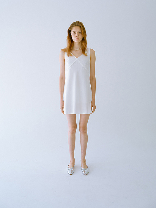 V-neck sleeveless mini Dress_Ivory