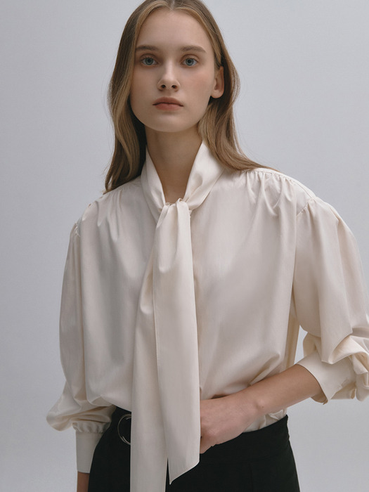 Tie Shirring Detail Blouse IVORY