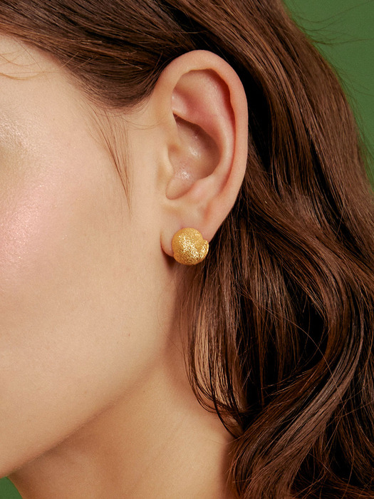 Sanding ball earring