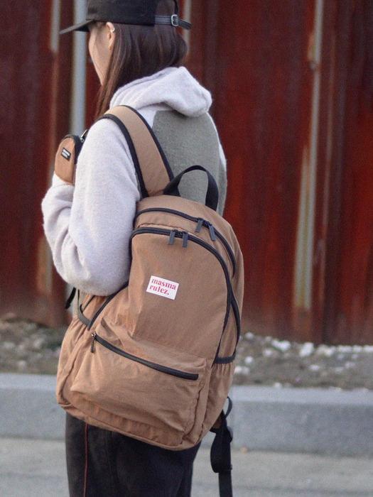 Layered backpack _ Brown