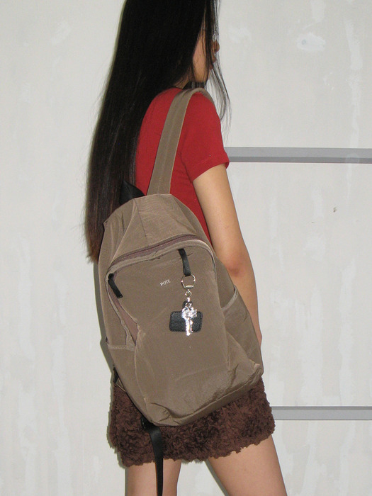 0002 HideSlot Classic Backpack _Mocha