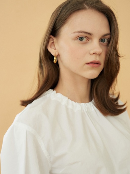 round shirring blouse (white)