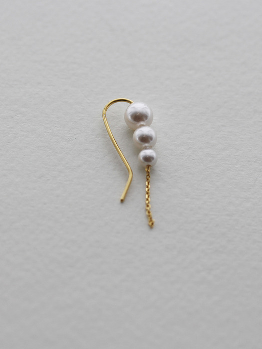 Single Three pearl chain drop earring (gold)(1piece)