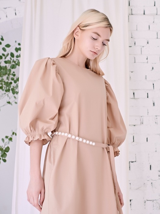 BALLOON SLEEVE PEARL BELTED DRESS