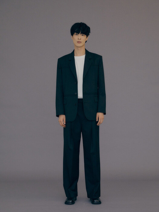 For men, Two Tuck Wide Pants / Black