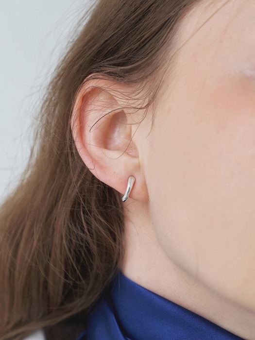 [Silver] Curve Stick Earrings