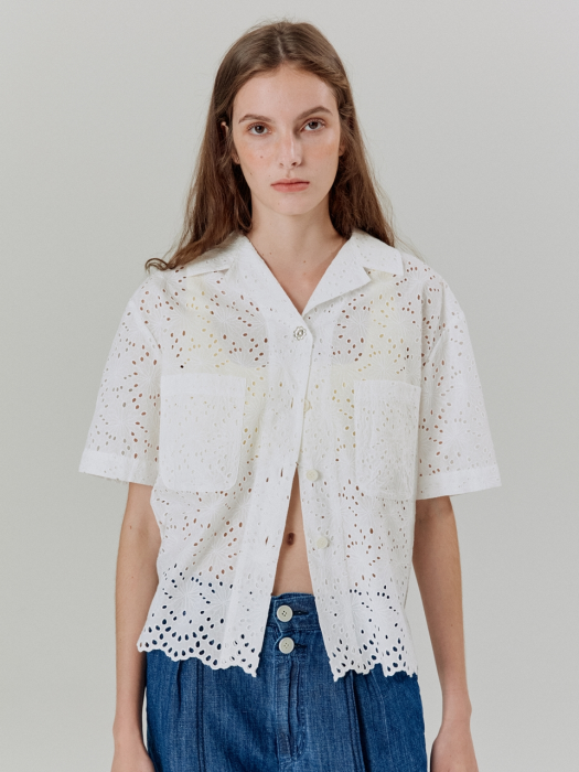 EYELET COLLAR BLOUSE WHITE (AEBL1E004WT)