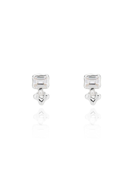 Water light earrings (Wihte)