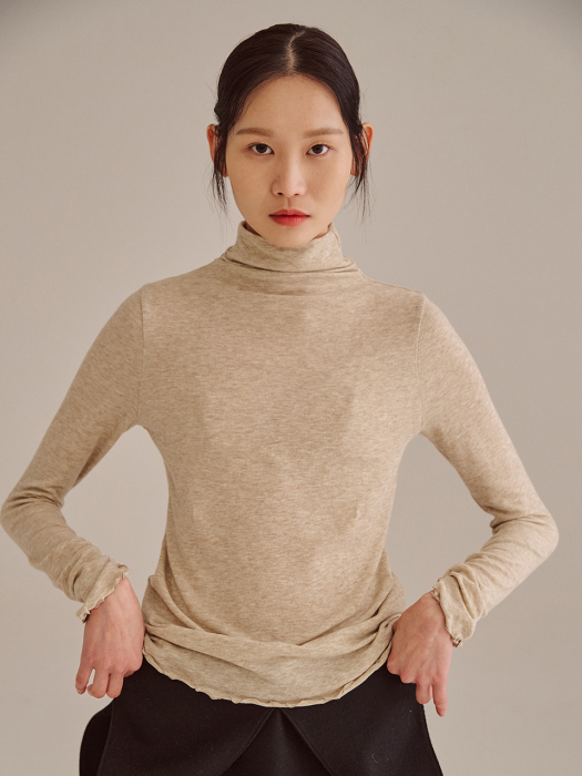 PALE BEIGE MOCK NECK SHIRRING JERSEY TOP