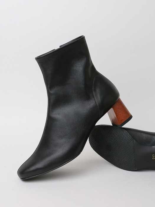 Becca Point Hill Boots _Black