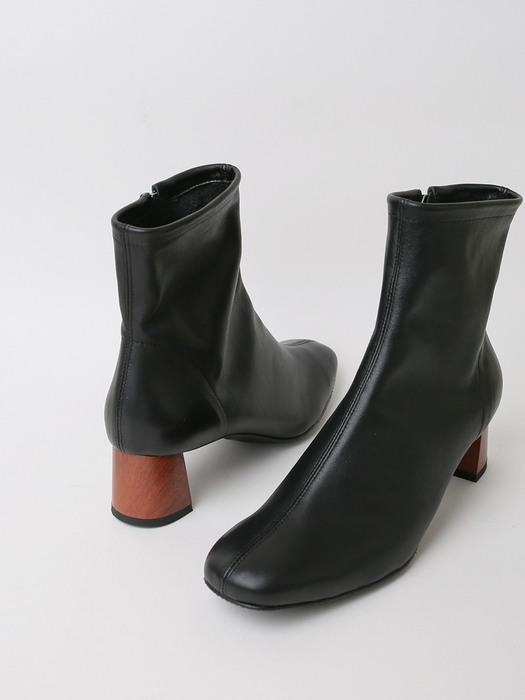 Becca Point Hill Boots _Black